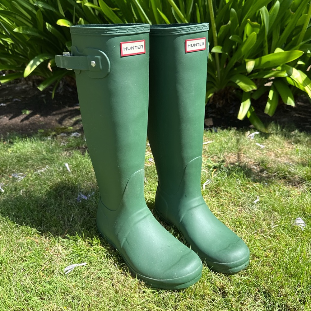 SOLD Hunter Original Green Tall Rain Boots
